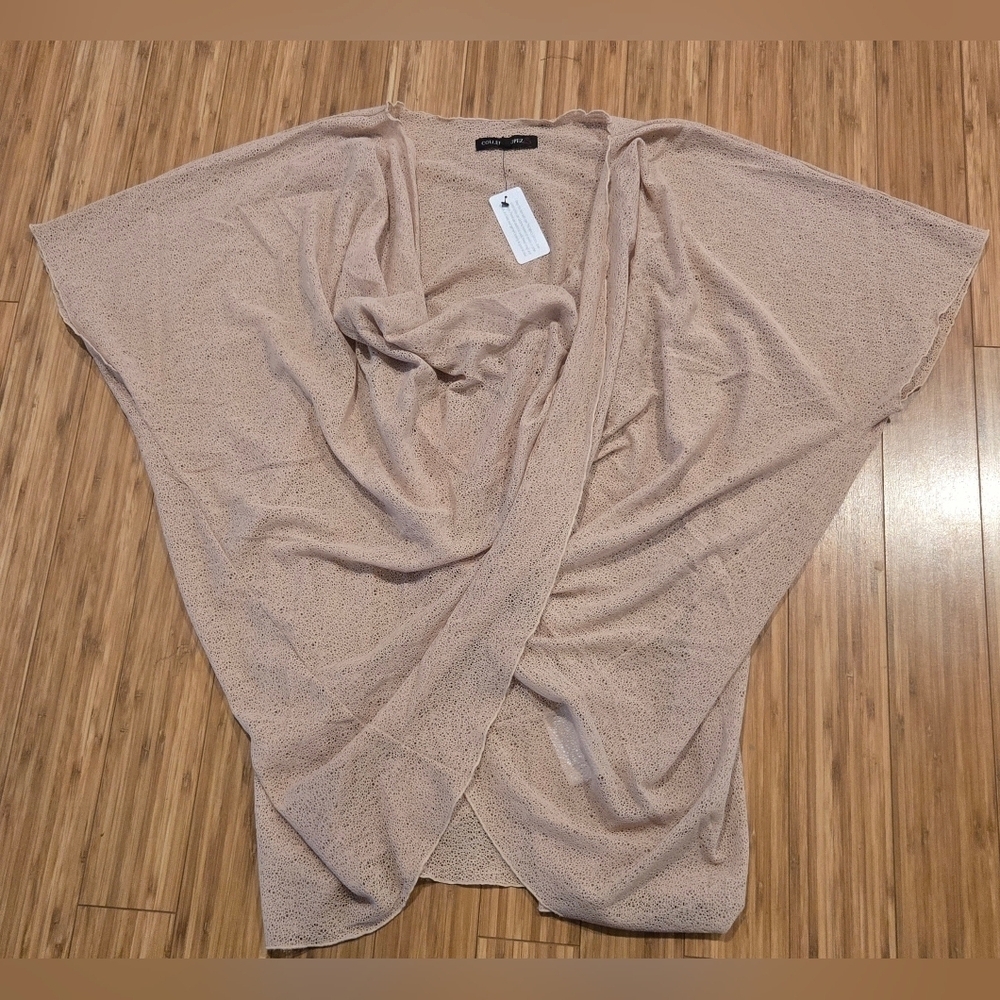 💚 NWT Colleen Lopez Sheer Beige Top